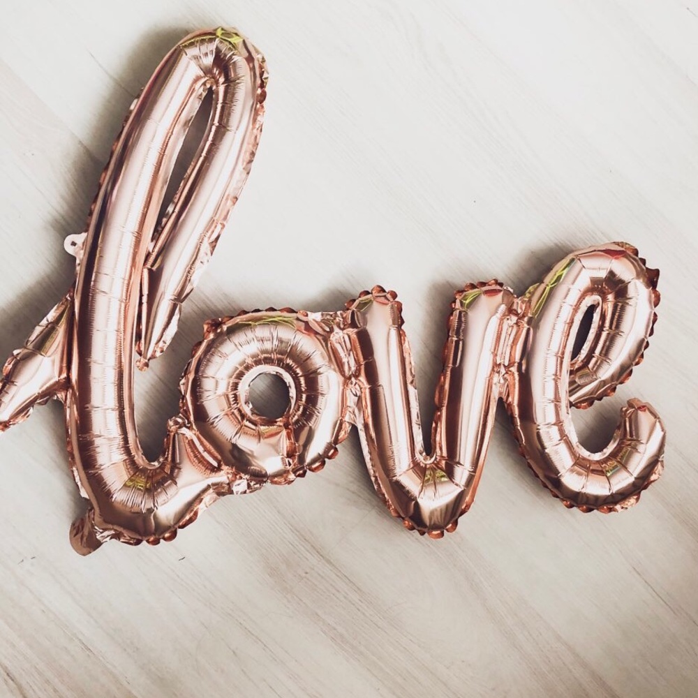 Rosegold LOVE balloons - Picture 2 of 6